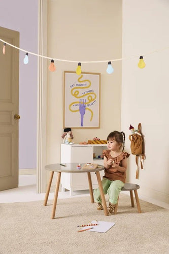 Kid's Concept - Tavolo e sgabelli Brown